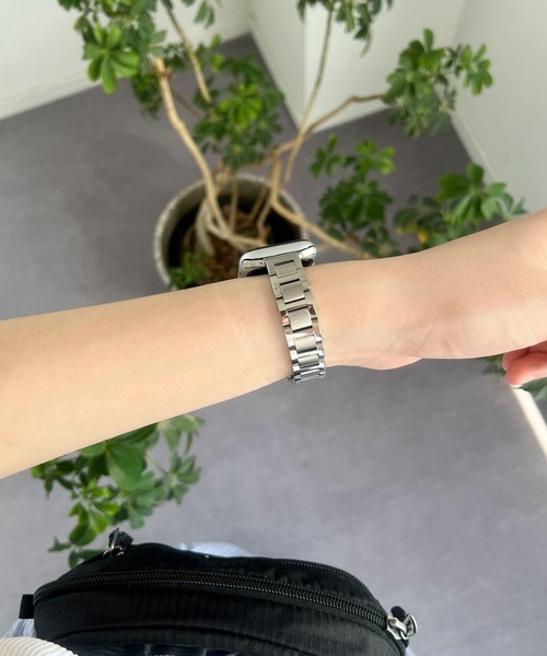 LOWRYS FARM（ローリーズファーム）の「【ステンレス】AppleWatch デザインメタルバンド 1051689/GOODS（デジタル腕時計・レディース・シルバー・FREE）」の4枚目の写真