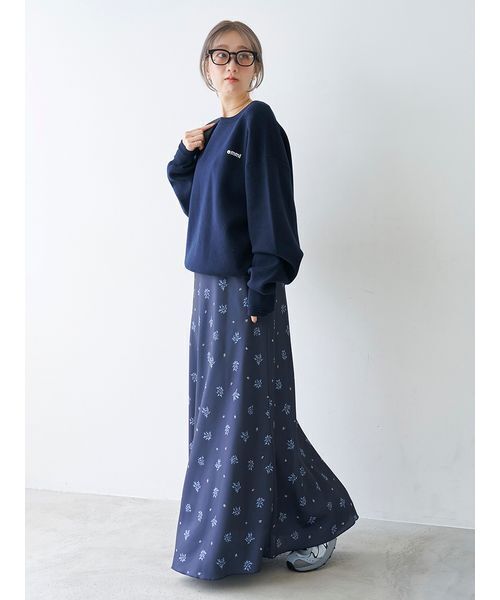 emmi(エミ)の「フラワープリントナロースカート【セットアップ対応】(スカート・レディース・アイボリー/ネイビー・1/0)」の6枚目の写真