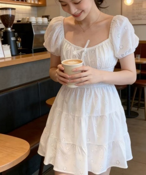 Ritzy(リッツィー)の「オフショルダー・パフ袖ミニ白ワンピ(コットンレース)(ワンピース・レディース・ホワイト・MEDIUM/LARGE)」の2枚目の写真