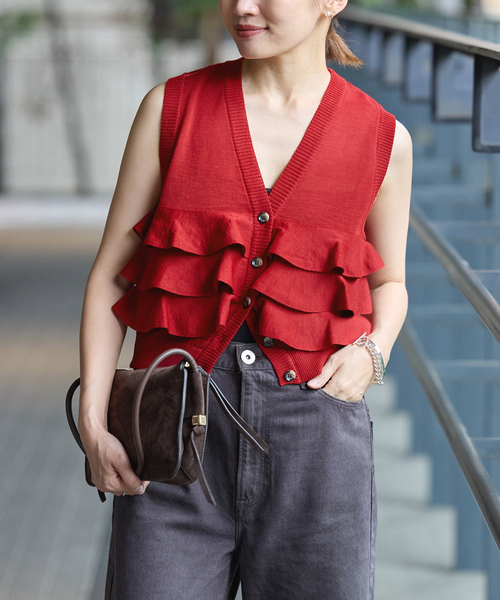 IENA(イエナ)の「LOWER/ローヴァー 18G Sleeveless Cardigan カーディガン LW-88(カーディガン/ボレロ・レディース・ホワイト/レッド・FREE)」の2枚目の写真