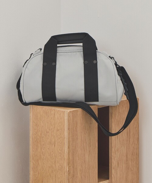 THE NORTH FACE PURPLE LABEL(ザ ノースフェイス パープルレーベル)の「【THE NORTH FACE PURPLE LABEL/ザ・ノース・フェイス パープルレーベル】Field Demi Duffle Bag/フィールド デミ ダッフルバッグ//通勤/軽量/2WAY/サブバック/手持ち/肩掛け(ショルダーバッグ・レディース・ブラウン/ブラック/ライトグレー・FREE)」の4枚目の写真