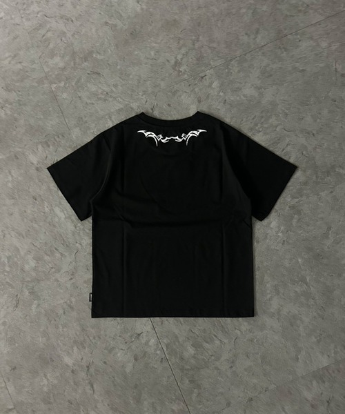 ATMARK(アットマーク)の「<2サイズ展開 / ユニセックス>ATMARK アソート オリジナル ブラック半袖Tシャツ ラインストーン トライバル ラメ刺繍(Tシャツ/カットソー・メンズ・ブラック/ブラック系2/ブラック系3・M/L)」の13枚目の写真