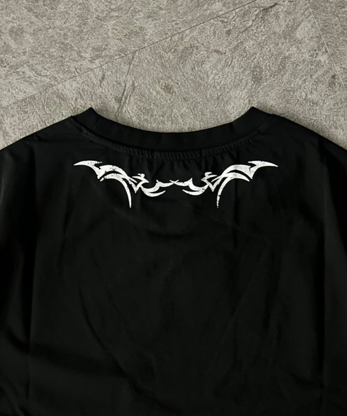 ATMARK(アットマーク)の「<2サイズ展開 / ユニセックス>ATMARK アソート オリジナル ブラック半袖Tシャツ ラインストーン トライバル ラメ刺繍(Tシャツ/カットソー・メンズ・ブラック/ブラック系2/ブラック系3・M/L)」の17枚目の写真