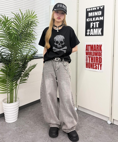 ATMARK(アットマーク)の「<2サイズ展開 / ユニセックス>ATMARK アソート オリジナル ブラック半袖Tシャツ ラインストーン トライバル ラメ刺繍(Tシャツ/カットソー・メンズ・ブラック/ブラック系2/ブラック系3・M/L)」の18枚目の写真