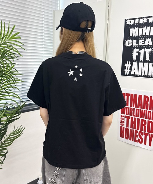 ATMARK(アットマーク)の「<2サイズ展開 / ユニセックス>ATMARK アソート オリジナル ブラック半袖Tシャツ ラインストーン トライバル ラメ刺繍(Tシャツ/カットソー・メンズ・ブラック/ブラック系2/ブラック系3・M/L)」の22枚目の写真