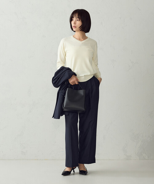 COMME CA ISM(コムサイズム)の「【マシンウォッシャブル】ベーシックニット Vネックニット(ニット/セーター・レディース・ネイビー/ブラック/レッド/ホワイト・L/M)」の5枚目の写真