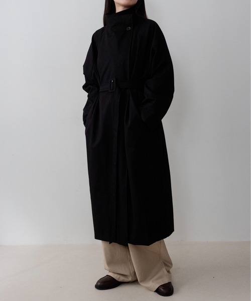 on:nue(オンニュ)の「【on:nue】ウエストベルト2WAYスタンドカラーコート/26-27 AW COLLECTION(トレンチコート・レディース・チャコールグレー/アイボリー/ブラック・FREE)」の2枚目の写真