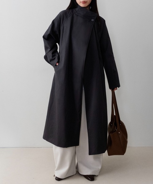 on:nue(オンニュ)の「【on:nue】ウエストベルト2WAYスタンドカラーコート/26-27 AW COLLECTION(トレンチコート・レディース・チャコールグレー/アイボリー/ブラック・FREE)」の19枚目の写真