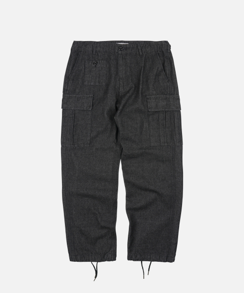 FRIZMWORKS(フリズムワークス)の「ARMY POCKET CARGO PANTS _ BLACK DENIM(デニムパンツ・メンズ・その他・SMALL/MEDIUM/LARGE/X-LARGE)」の1枚目の写真