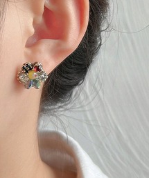 YU-KA:ビジューフラワーピアス Jeweled flower earrings