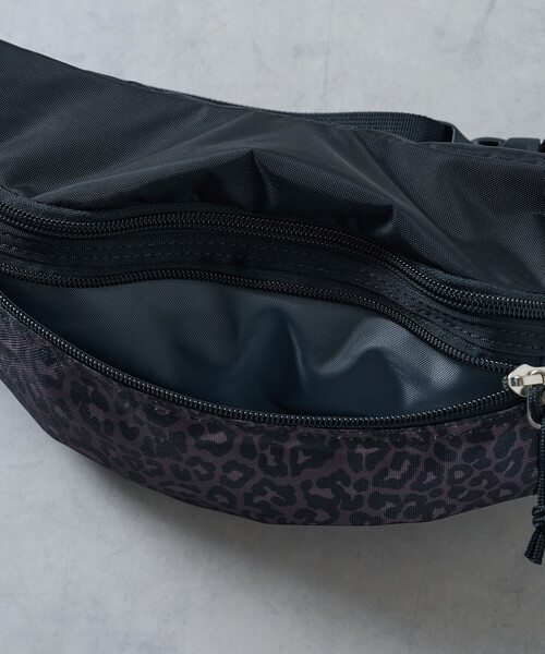 FREAK'S STORE(フリークスストア)の「Drifter × FREAK'S STORE/ドリフター 別注 WAIST PACK/ウエストパック(ショルダーバッグ・レディース・レオパード/ブラウン/バーガンディー・ONE SIZE)」の14枚目の写真
