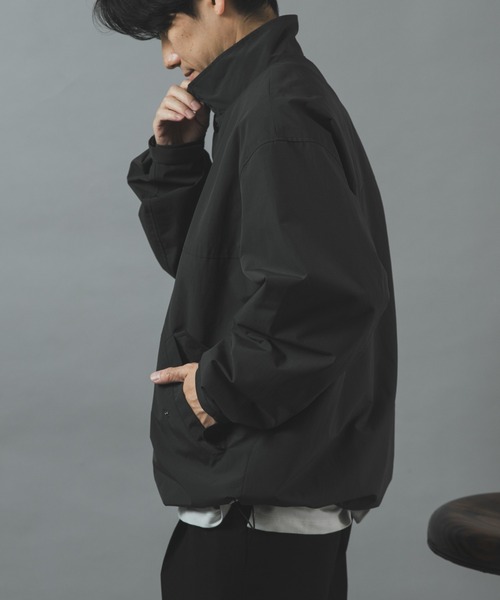 ITEMS URBANRESEARCH(アイテムズ アーバンリサーチ)の「『防風/撥水』ナイロンスタンドネックミリタリーブルゾン(ブルゾン・メンズ・ブラック/カーキ/グレー系その他・MEDIUM/LARGE)」の7枚目の写真