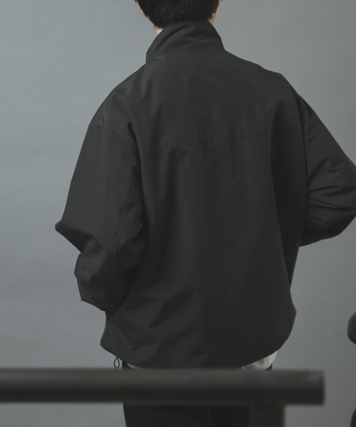 ITEMS URBANRESEARCH(アイテムズ アーバンリサーチ)の「『防風/撥水』ナイロンスタンドネックミリタリーブルゾン(ブルゾン・メンズ・ブラック/カーキ/グレー系その他・MEDIUM/LARGE)」の8枚目の写真