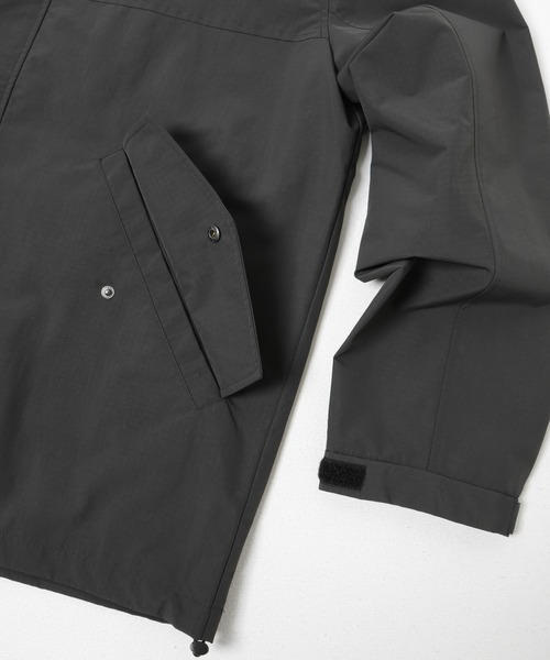 ITEMS URBANRESEARCH(アイテムズ アーバンリサーチ)の「『防風/撥水』ナイロンスタンドネックミリタリーブルゾン(ブルゾン・メンズ・ブラック/カーキ/グレー系その他・MEDIUM/LARGE)」の12枚目の写真