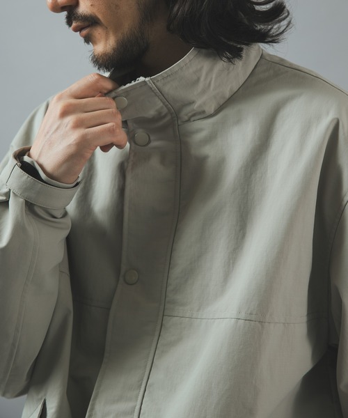 ITEMS URBANRESEARCH(アイテムズ アーバンリサーチ)の「『防風/撥水』ナイロンスタンドネックミリタリーブルゾン(ブルゾン・メンズ・ブラック/カーキ/グレー系その他・MEDIUM/LARGE)」の19枚目の写真