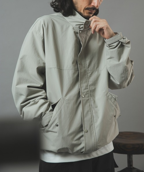 ITEMS URBANRESEARCH(アイテムズ アーバンリサーチ)の「『防風/撥水』ナイロンスタンドネックミリタリーブルゾン(ブルゾン・メンズ・ブラック/カーキ/グレー系その他・MEDIUM/LARGE)」の20枚目の写真