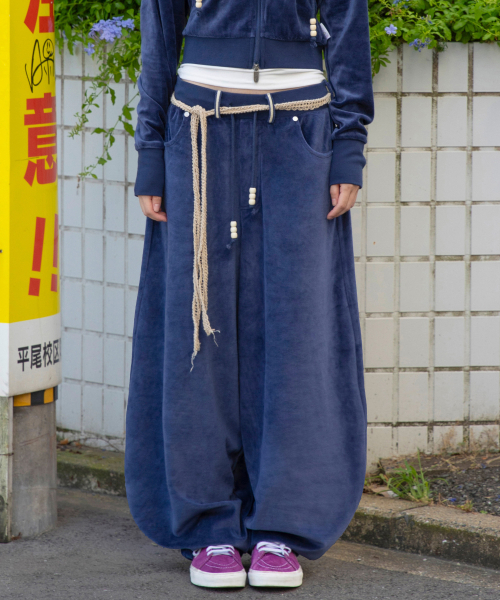 RuNaKi'Hu'（ルナキフ）の「WXP076 ホワリ VELUA バルーンパンツ（ネイビー）（スウェットパンツ・レディース・その他・1/2）」の2枚目の写真