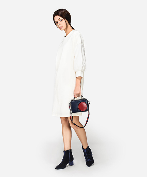 CHARLES & KEITH(チャールズ & キース)の「サーキュラーディテールスリングバッグ / CIRCULAR DETAIL SLING BAG(メッセンジャーバッグ・レディース・ネイビー/ピンク・S)」の18枚目の写真