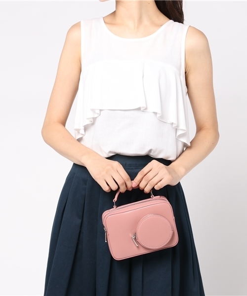 CHARLES & KEITH(チャールズ & キース)の「サーキュラーディテールスリングバッグ / CIRCULAR DETAIL SLING BAG(メッセンジャーバッグ・レディース・ネイビー/ピンク・S)」の10枚目の写真