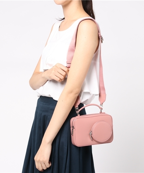 CHARLES & KEITH(チャールズ & キース)の「サーキュラーディテールスリングバッグ / CIRCULAR DETAIL SLING BAG(メッセンジャーバッグ・レディース・ネイビー/ピンク・S)」の12枚目の写真