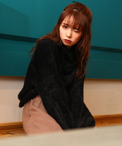 one after another NICE CLAUP(ワンアフターアナザーナイスクラップ)の「フェザーオフタートルニット(ニット/セーター・レディース・ブラック/ベージュ/アイボリー/ピンク系その他・FREE)」の18枚目の写真
