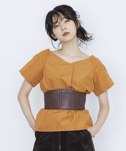 ELENDEEK（エレンディーク）の「【ELENDEEK】WIDE BELT MARK BL（シャツ/ブラウス・レディース・ホワイト/グリーン/マスタード・FREE）」の3枚目の写真