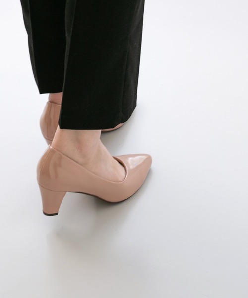 menue（メヌエ）の「freely(フリーリー)  幅広 4e ポインテッドトゥ 6cmヒール チャンキーヒール 太ヒール パンプス（パンプス・レディース・ピンクベージュ/ブラウン/ブラック系その他/ホワイト/ブラック/ブラウン系その他/スモークピンク/ライトグレー/ブルー/ブラック系その他2/グレイッシュベージュ/アイボリー/グレー/レンガ/ブラック系その他3/ピンク系その他/レッド系その他/ブルー系その他/ベージュ/ブラック系その他4/ブラウン系その他2/パイソン/シルバー/ラベンダー/グレー系その他・22.5cm/23.5cm/21.5cm/25.5cm/22.0cm/23.0cm/25.0cm/24.5cm/24.0cm/26.0cm/27.0cm/26.5cm/23cm/22cm/27cm/25cm/26cm/24cm）」の19枚目の写真