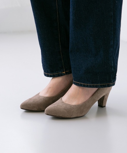 menue（メヌエ）の「freely(フリーリー)  幅広 4e ポインテッドトゥ 6cmヒール チャンキーヒール 太ヒール パンプス（パンプス・レディース・ピンクベージュ/ブラウン/ブラック系その他/ホワイト/ブラック/ブラウン系その他/スモークピンク/ライトグレー/ブルー/ブラック系その他2/グレイッシュベージュ/アイボリー/グレー/レンガ/ブラック系その他3/ピンク系その他/レッド系その他/ブルー系その他/ベージュ/ブラック系その他4/ブラウン系その他2/パイソン/シルバー/ラベンダー/グレー系その他・22.5cm/23.5cm/21.5cm/25.5cm/22.0cm/23.0cm/25.0cm/24.5cm/24.0cm/26.0cm/27.0cm/26.5cm/23cm/22cm/27cm/25cm/26cm/24cm）」の11枚目の写真