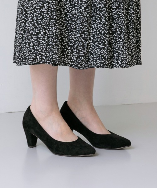 menue（メヌエ）の「freely(フリーリー)  幅広 4e ポインテッドトゥ 6cmヒール チャンキーヒール 太ヒール パンプス（パンプス・レディース・ピンクベージュ/ブラウン/ブラック系その他/ホワイト/ブラック/ブラウン系その他/スモークピンク/ライトグレー/ブルー/ブラック系その他2/グレイッシュベージュ/アイボリー/グレー/レンガ/ブラック系その他3/ピンク系その他/レッド系その他/ブルー系その他/ベージュ/ブラック系その他4/ブラウン系その他2/パイソン/シルバー/ラベンダー/グレー系その他・22.5cm/23.5cm/21.5cm/25.5cm/22.0cm/23.0cm/25.0cm/24.5cm/24.0cm/26.0cm/27.0cm/26.5cm/23cm/22cm/27cm/25cm/26cm/24cm）」の6枚目の写真