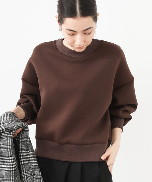 STUDIOUS（ステュディオス）の「【STUDIOUS】ボリュームスリーブ ショートスウェット（スウェット・レディース・ブラック/ネイビー/ブラウン/ライトグリーン/オフホワイト/サックスブルー・FREE）」の3枚目の写真