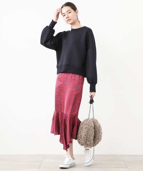 STUDIOUS（ステュディオス）の「【STUDIOUS】ボリュームスリーブ ショートスウェット（スウェット・レディース・ブラック/ネイビー/ブラウン/ライトグリーン/オフホワイト/サックスブルー・FREE）」の7枚目の写真