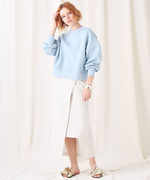 STUDIOUS（ステュディオス）の「【STUDIOUS】ボリュームスリーブ ショートスウェット（スウェット・レディース・ブラック/ネイビー/ブラウン/ライトグリーン/オフホワイト/サックスブルー・FREE）」の22枚目の写真