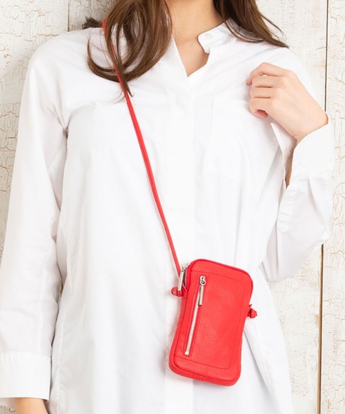 Beau're（ヴュレ）の「BEAURE ヴュレ カウレザー スマホポーチ（スマホケース/カバー・レディース・ブラック/グレー/レッド/シルバー/イエロー/ブルーグレー/キャメル/オリーブ/パープル/サックスブルー系/ホワイト/オレンジ・FREE/SMALL）」の10枚目の写真