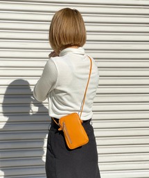 Beau're（ヴュレ）の「BEAURE ヴュレ カウレザー スマホポーチ（スマホケース/カバー）」