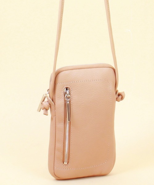 Beau're（ヴュレ）の「BEAURE ヴュレ カウレザー スマホポーチ（スマホケース/カバー・レディース・ブラック/グレー/レッド/シルバー/イエロー/ブルーグレー/キャメル/オリーブ/パープル/サックスブルー系/ホワイト/オレンジ・FREE/SMALL）」の15枚目の写真