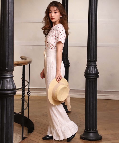 one after another NICE CLAUP（ワンアフターアナザーナイスクラップ）の「ストロベリー柄Tシャツ（Tシャツ/カットソー・レディース・ブラック/オフホワイト・FREE）」の9枚目の写真