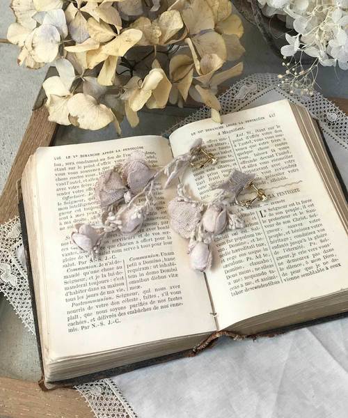 m.soeur（エムスール）の「アセビのリネンイヤリング＊（イヤリング・レディース・ホワイト/グレー/ブラック・FREE）」の7枚目の写真