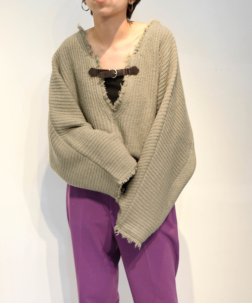 Eimee Law(エイミーロウ)の「【Eimee Law】バックルベルトポイントニット(ニット/セーター・レディース・ベージュ/ピンク/アイボリー/ダークネイビー・38)」の6枚目の写真