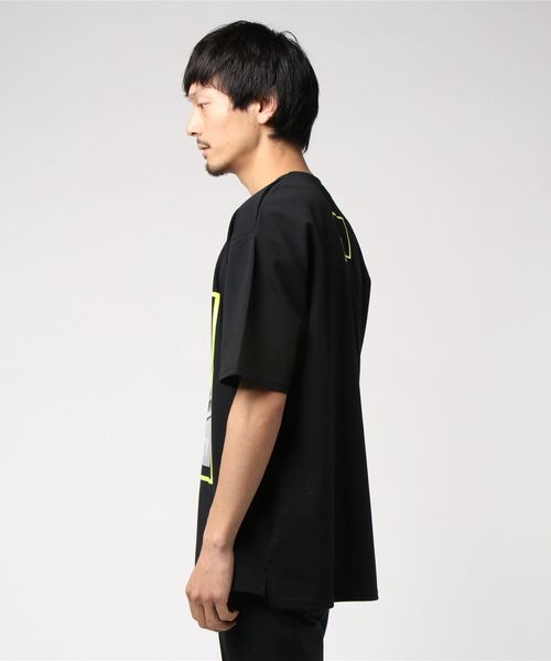 GOSTAR DE FUGA（ゴスタール ジフーガ）の「フォトプリント半袖カットソー/Tシャツ（Tシャツ/カットソー・メンズ・ブラック/ライトピンク/ホワイト・FREE）」の7枚目の写真