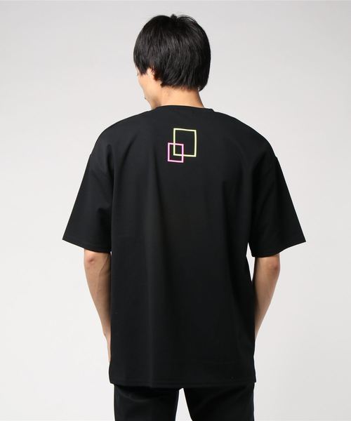 GOSTAR DE FUGA（ゴスタール ジフーガ）の「フォトプリント半袖カットソー/Tシャツ（Tシャツ/カットソー・メンズ・ブラック/ライトピンク/ホワイト・FREE）」の5枚目の写真