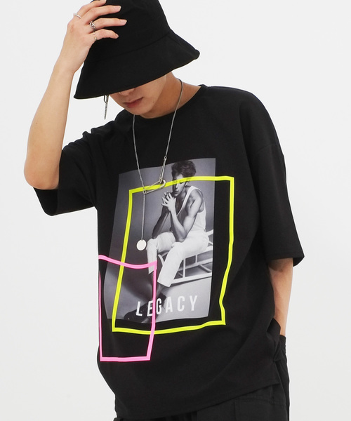 GOSTAR DE FUGA（ゴスタール ジフーガ）の「フォトプリント半袖カットソー/Tシャツ（Tシャツ/カットソー・メンズ・ブラック/ライトピンク/ホワイト・FREE）」の2枚目の写真