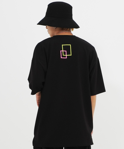 GOSTAR DE FUGA（ゴスタール ジフーガ）の「フォトプリント半袖カットソー/Tシャツ（Tシャツ/カットソー・メンズ・ブラック/ライトピンク/ホワイト・FREE）」の6枚目の写真