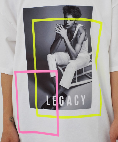 GOSTAR DE FUGA（ゴスタール ジフーガ）の「フォトプリント半袖カットソー/Tシャツ（Tシャツ/カットソー・メンズ・ブラック/ライトピンク/ホワイト・FREE）」の11枚目の写真