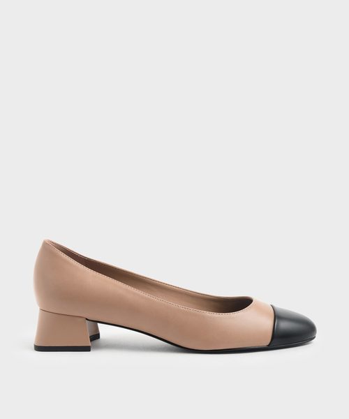CHARLES & KEITH（チャールズ & キース）の「メタルアクセントカバード ブロックヒールパンプス / Metal Accented Curved Block Heel Pumps（パンプス・レディース・ブラック/グレー/アイボリー・22.5cm/23cm/23.5cm/24.5cm/25cm/25.5cm）」の3枚目の写真