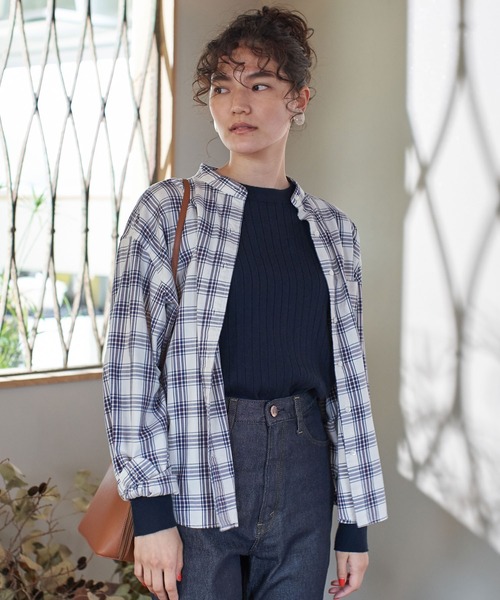 AMERICAN HOLIC（アメリカンホリック）の「スタンドカラーBIGシャツ【WEB限定】＊（シャツ/ブラウス・レディース・オフホワイト/ホワイト系その他7/ベージュ/ネイビー/サックスブルー/ブルー系その他7/ピンク/マルチ・M/L）」の20枚目の写真