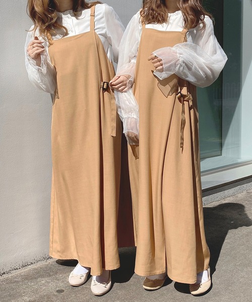 PairPair(ペアペア)の「ワイドシルエットサロペ(ワンピース・レディース・ベージュ/ライトグリーン・FREE)」の1枚目の写真