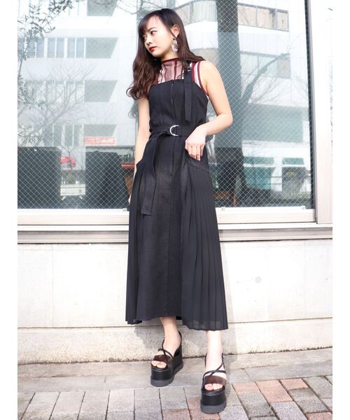 MURUA（ムルーア）の「ホルターネックコルセットワンピース（ワンピース・レディース・ブラック/カーキ/アイボリー・FREE）」の5枚目の写真