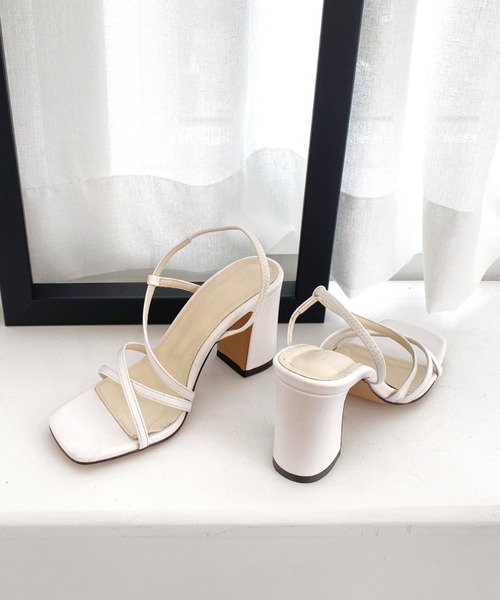 by muni:r（バイ ムニール）の「クロスストラップ バンディング　ヒール　サンダル（サンダル・レディース・ホワイト/ブラック/ブルー・23.0cm/24.0cm/25.0cm/23.5cm/22.5cm/24.5cm）」の2枚目の写真