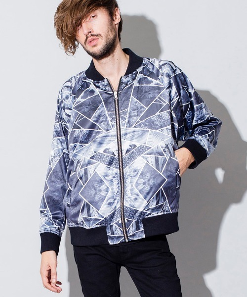 NO ID.(ノーアイディ)の「mj7722-リバーシブルステンドグラスBLZ ブルゾン(ブルゾン・メンズ・ブラック/カラフル・ONE SIZE)」の19枚目の写真