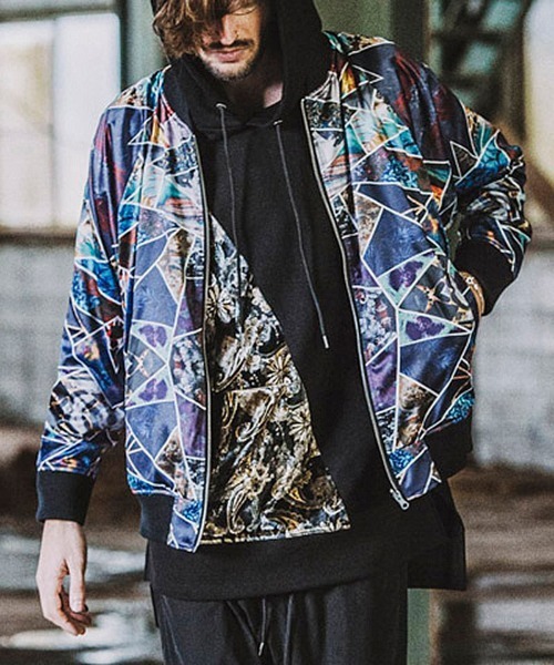 NO ID.(ノーアイディ)の「mj7722-リバーシブルステンドグラスBLZ ブルゾン(ブルゾン・メンズ・ブラック/カラフル・ONE SIZE)」の3枚目の写真